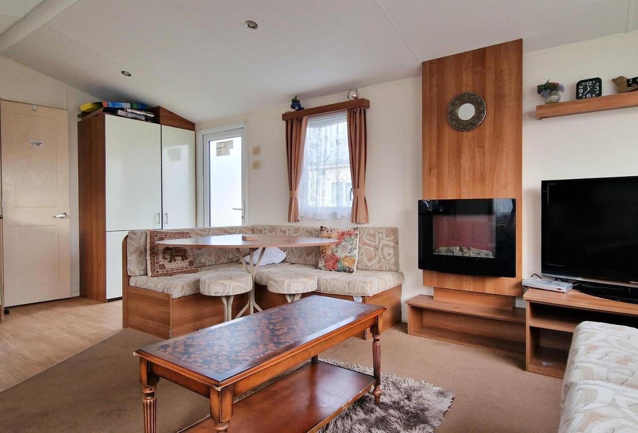 Great 8 Berth Caravan For Hire At St Osyth Beach In Essex Ref 28123Gc Clacton-on-Sea Luaran gambar