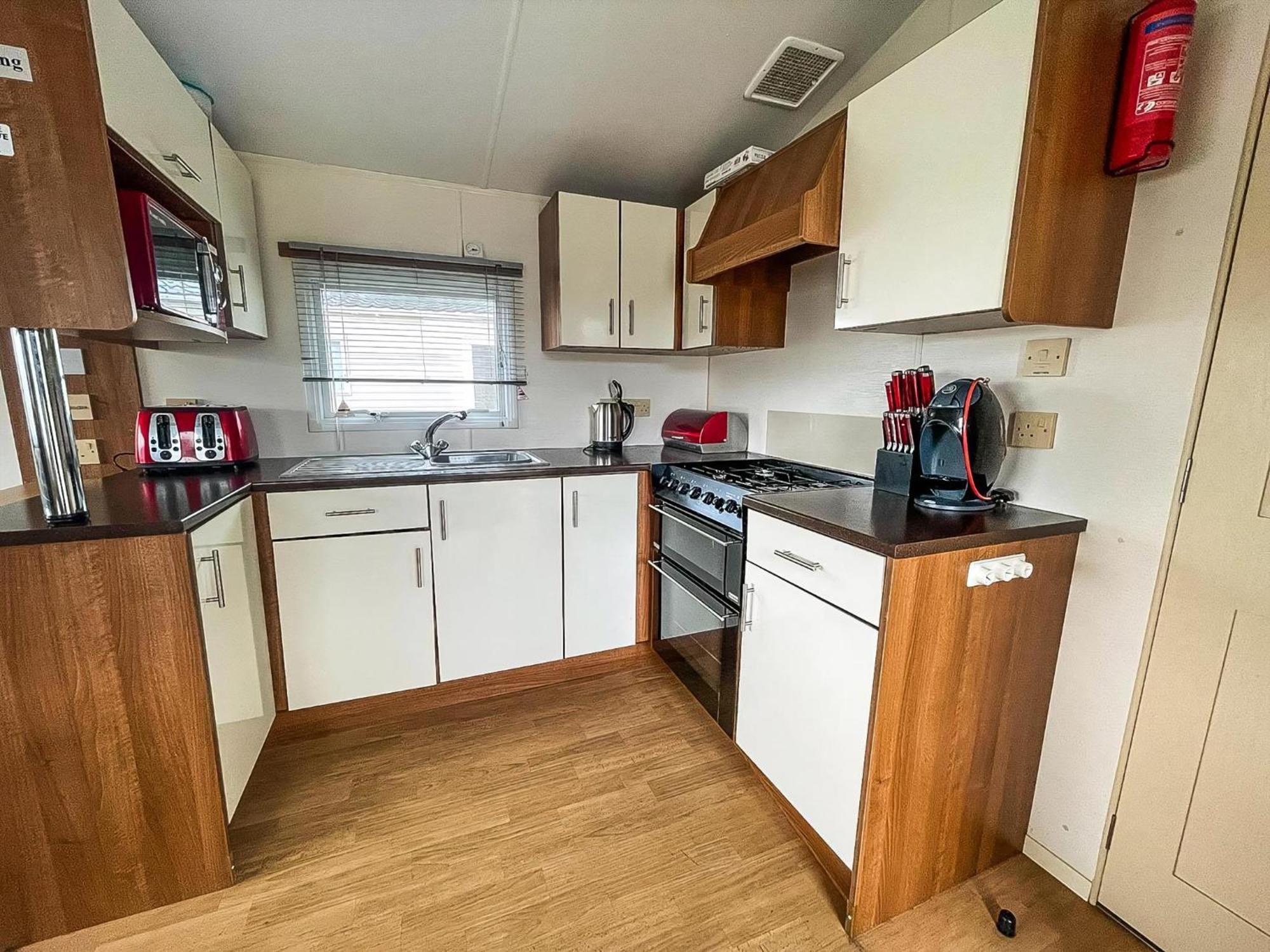 Great 8 Berth Caravan For Hire At St Osyth Beach In Essex Ref 28123Gc Clacton-on-Sea Luaran gambar