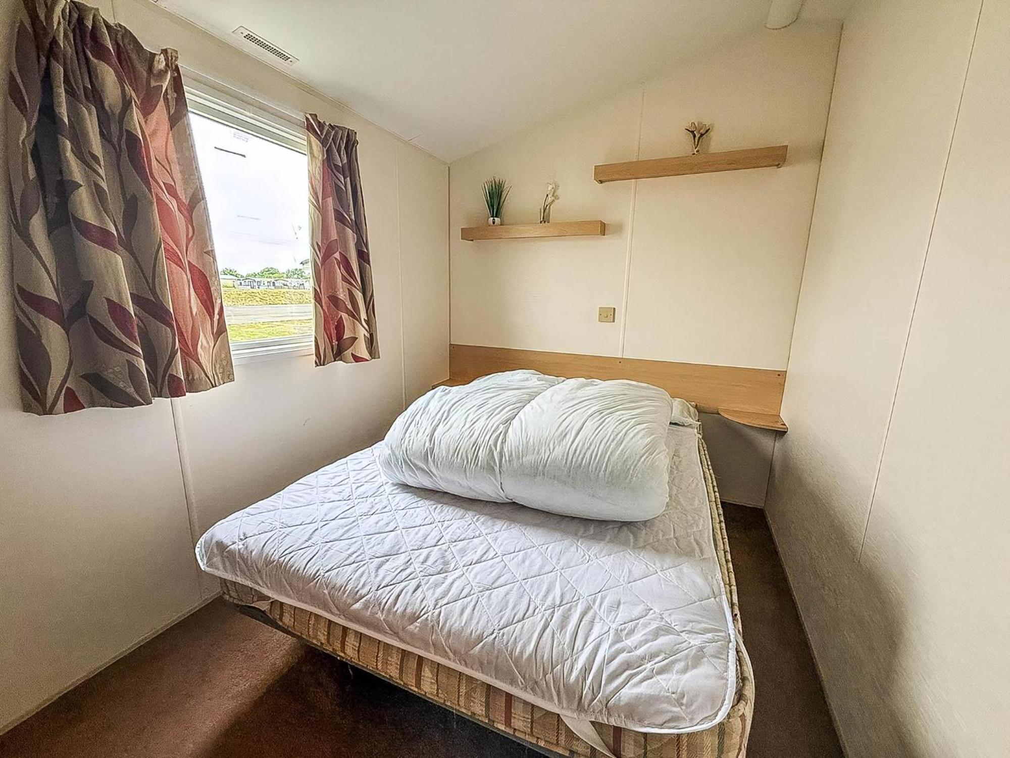 Great 8 Berth Caravan For Hire At St Osyth Beach In Essex Ref 28123Gc Clacton-on-Sea Luaran gambar